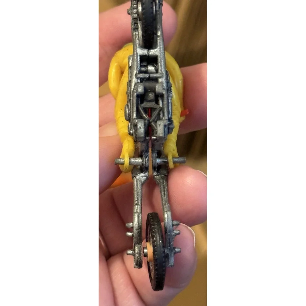 Hot Wheels Rrrumblers Mean Machine‎ Red/ Black W/ Yellow Rider w/Hat 1971